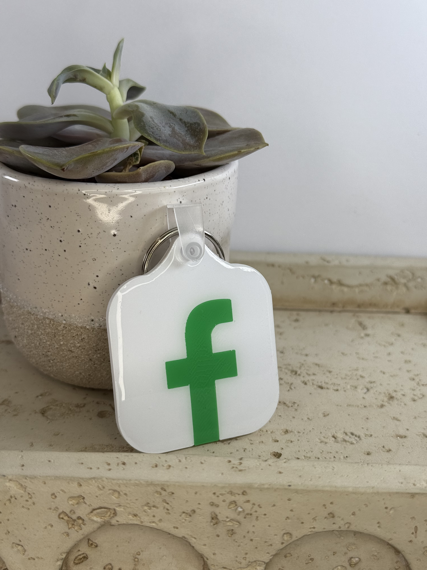 Facebook NFC Tag Keychain – Tap to Share Your Profile or Page Instantly